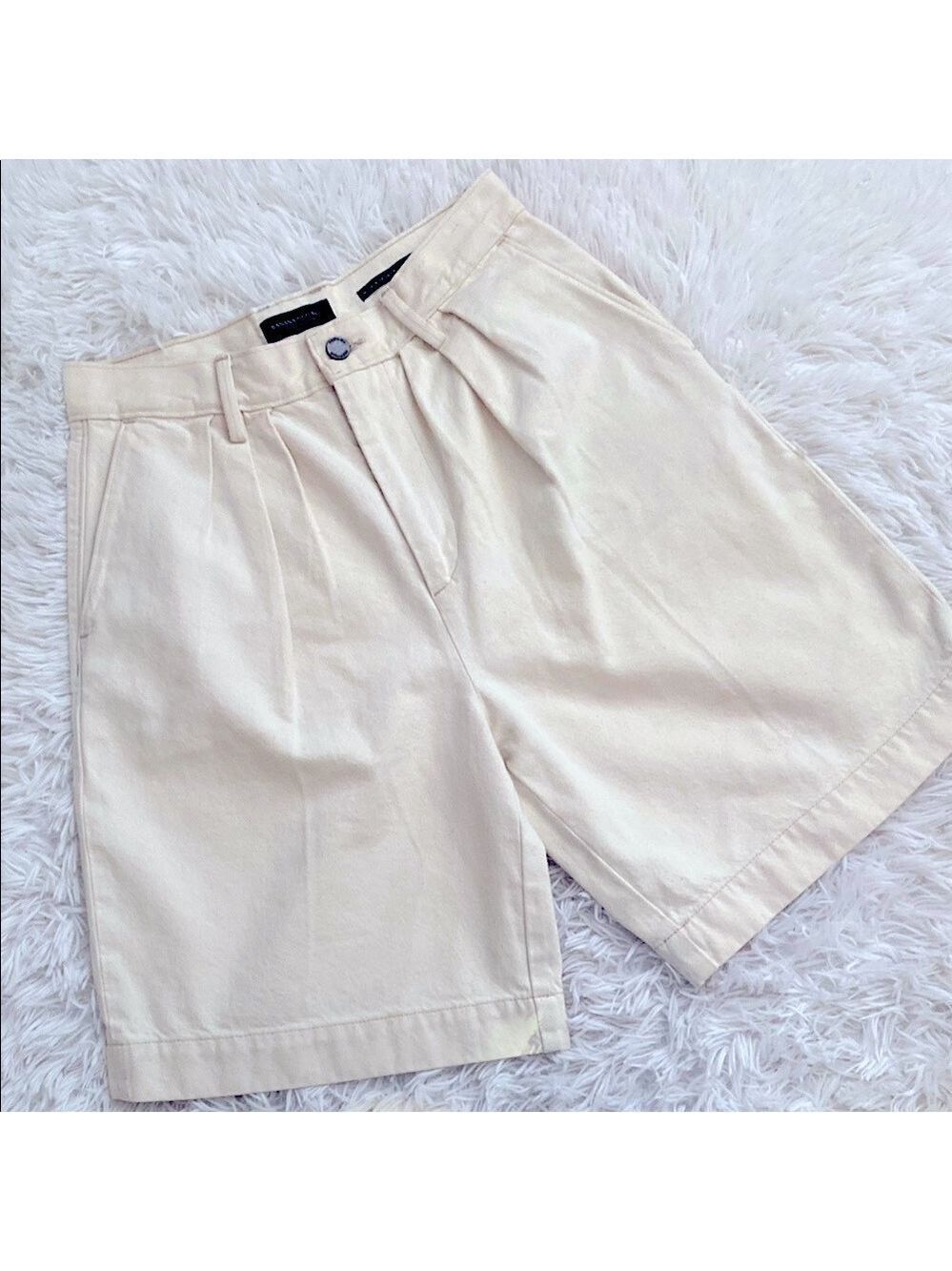 NWOT Banana Republic Beige high waisted Pleated Shorts